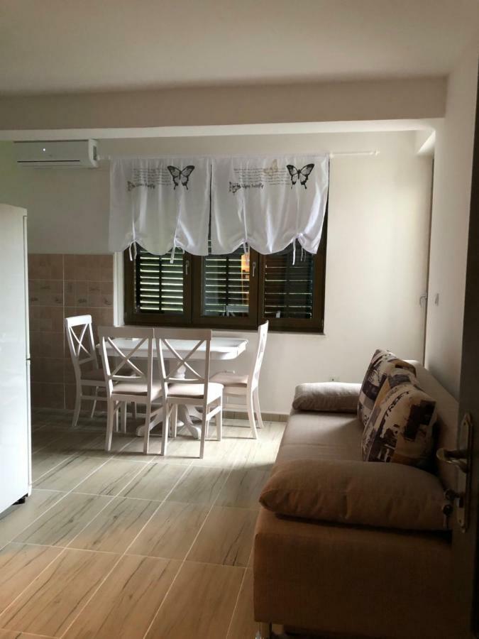 Apartmani Petrija Prčanj Extérieur photo